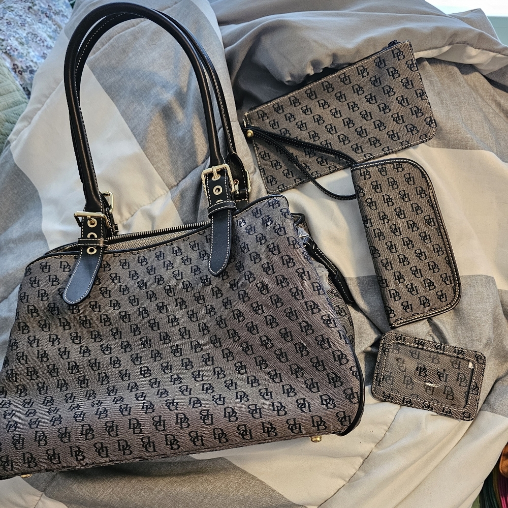 Dooney & Bourke Black Handbag Set
